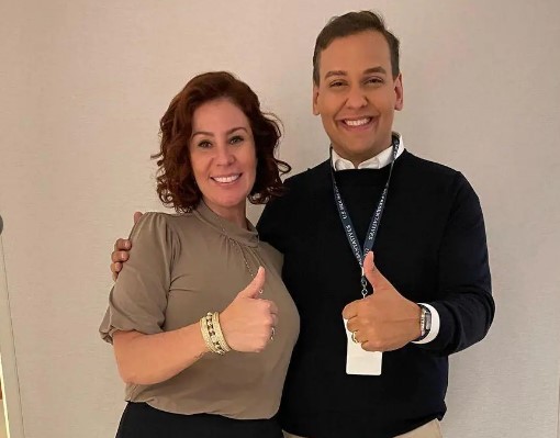Filho de brasileiros eleito nos EUA é acusado de mentir no currículo