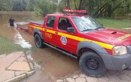 Bombeiros encontram corpo de jovem, de 18 anos, que caiu em rio no Sul de Minas