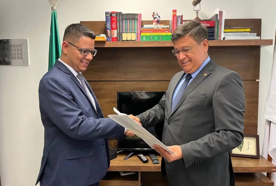 Vereador Marcelo Fernandes apresenta diversas demandas ao senador Carlos Viana