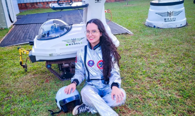 Em casa e apenas com computador, estudante da UFU descobre novo asteroide e é reconhecida pela Nasa