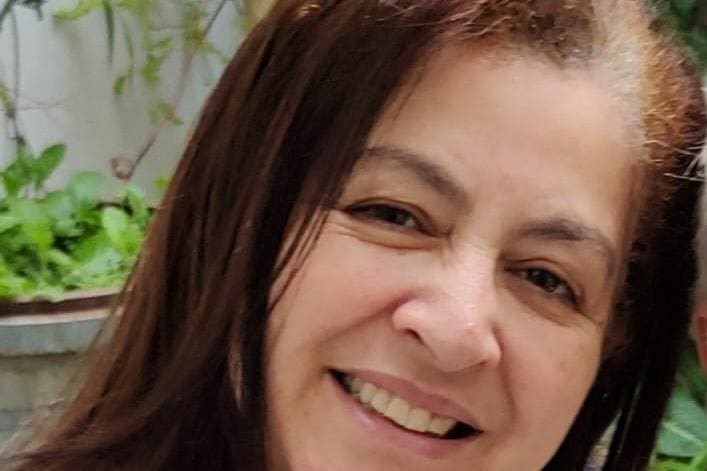 Professora morre de parada cardíaca após raio cair perto de sua casa, em Formiga