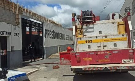 Detentos colocam fogo em colchões no Presídio de Nova Serrana