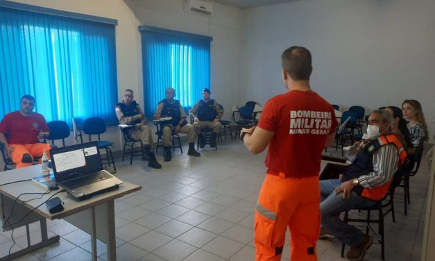 Corpo de Bombeiros de Formiga realiza reunião para tratar dos riscos no período chuvoso
