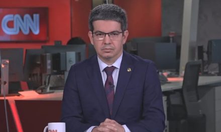 Cinco granadas foram deixadas no STF e Congresso, diz Randolfe