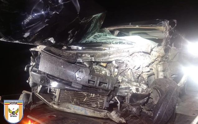 Homem morre após colisão entre carro e caminhão no Sul de Minas