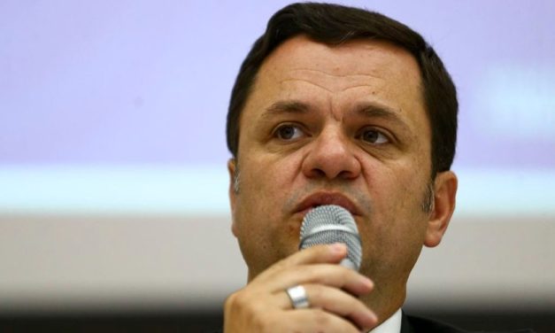 Moraes manda soltar Anderson Torres e determina medidas como uso de tornozeleira