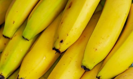 As bananas duram mais sem escurecer se forem armazenadas com 1 item de cozinha