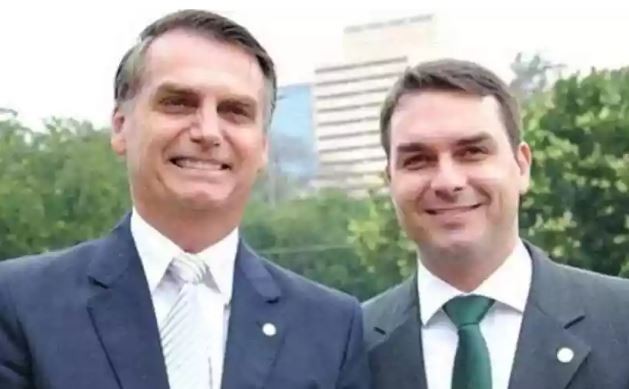 Flávio diz que Bolsonaro pode nunca mais voltar ao Brasil