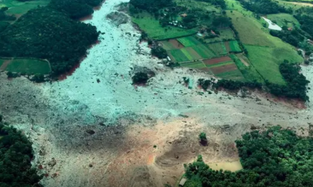 Justiça aceita denúncia contra Vale, Tüv Süd e 16 pessoas por desastre em Brumadinho