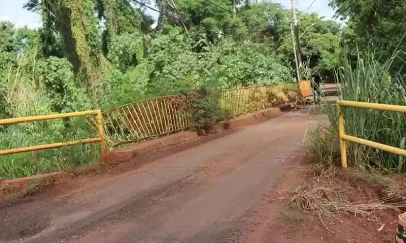 Corpo sem roupas e em avançado estado de decomposição é achado sob ponte