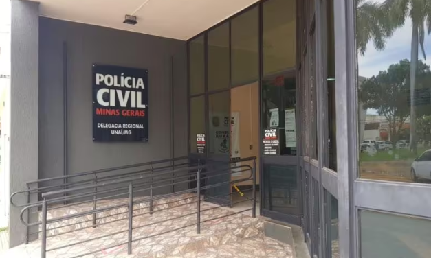 Homem é preso em Minas suspeito de quebrar costela da mulher e agredir o filho