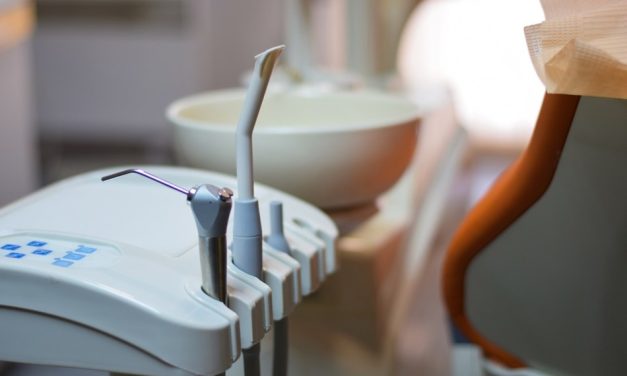 Dentista é indiciado após paciente perder parte do nariz