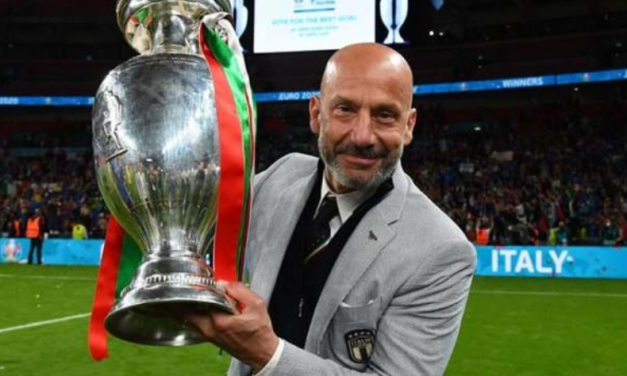 Morre ex-atacante italiano Gianluca Vialli em decorrência de um câncer de pâncreas