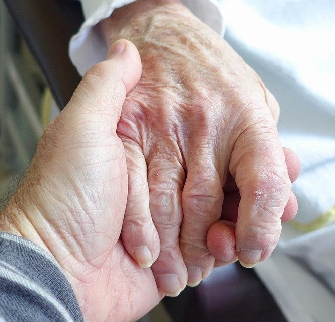 Saúde amplia tratamento para casos graves de Alzheimer no SUS