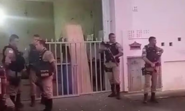 Homem é preso por se masturbar para crianças na rua em MG