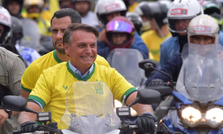 Cartão corporativo de Bolsonaro: R$ 1,46 milhão em hotel e R$ 8,6 mil em sorvete