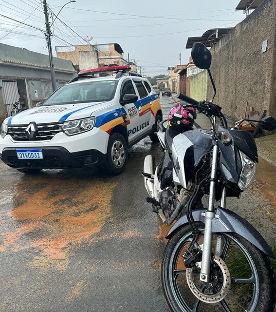 Polícia Militar recupera motocicleta furtada