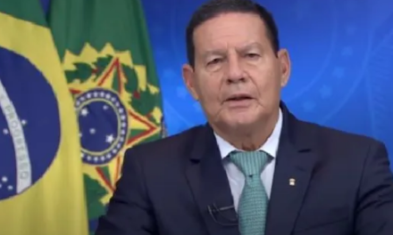 “Sem comentários”, diz Mourão sobre críticas a discurso em cadeia nacional