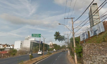 Idosa é detida em manifestação após xingar policiais militares, em MG