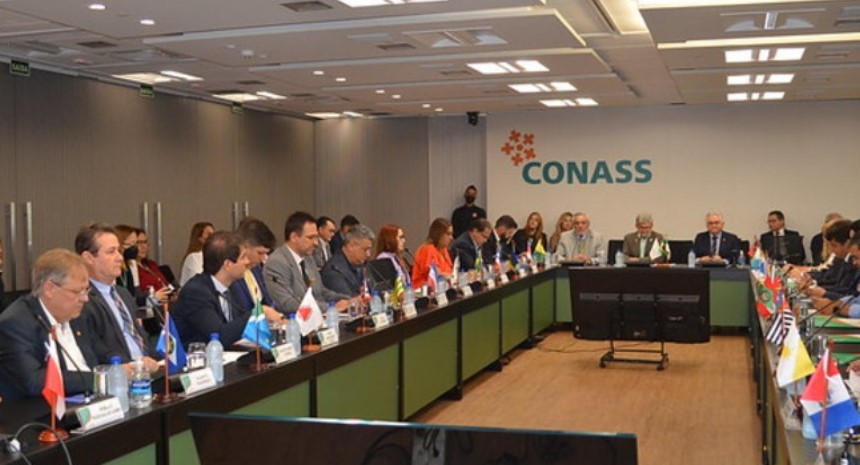 Reforço na vacinação contra covid-19 para pessoas acima de 70 anos é anunciado em encontro nacional de gestores de saúde