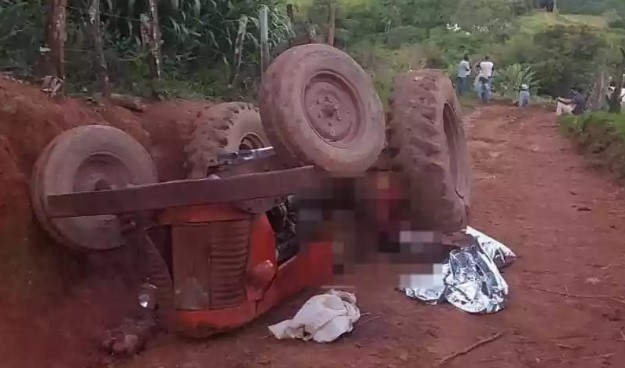 Trator capota e mata idoso esmagado no Sul de Minas