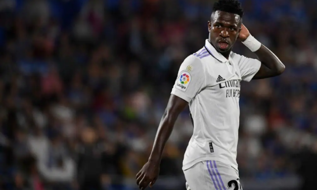 LaLiga apresenta denúncia criminal após racismo contra Vinícius Júnior