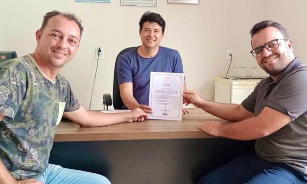 Prefeito recebe visita de representantes do Executivo de Pedra do Indaiá