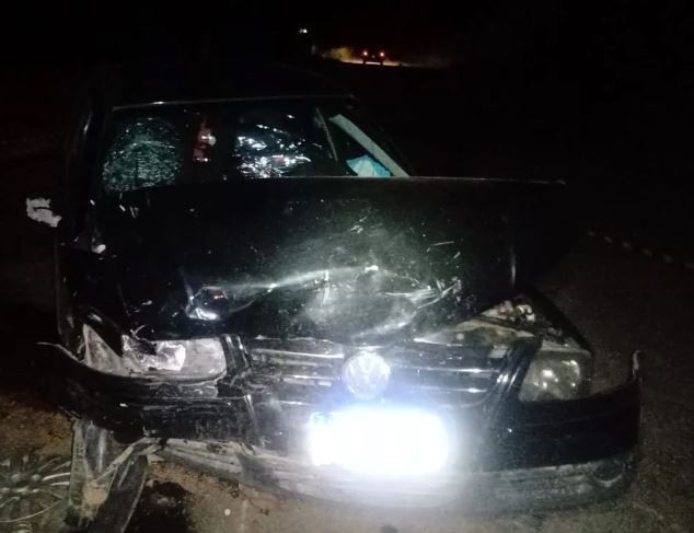 Idoso morre após colisão frontal entre dois veículos em Minas