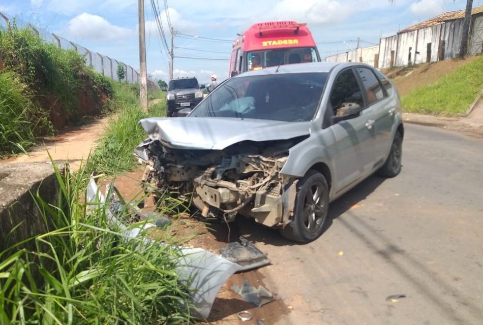 Homem sofre acidente em Divinópolis após passar mal