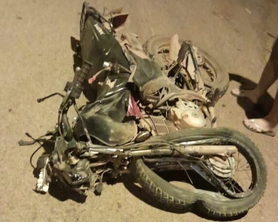 Jovem morre após colisão entre carro e moto em Guapé
