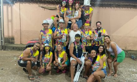Moradores do Encosta do Lago participam de carnaval em Pontevila