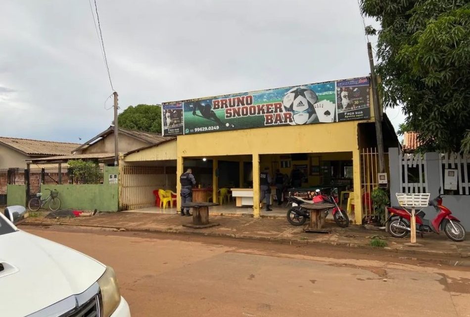 Homens perdem jogo em bar, voltam armados e matam seis pessoas em MT