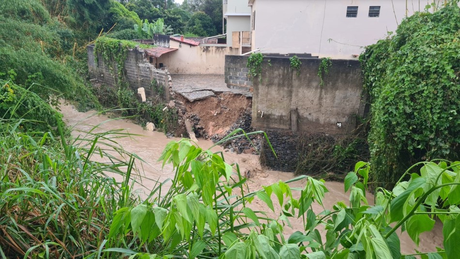 Vistorias e monitoramentos vão continuar após forte chuva em Formiga, diz bombeiros