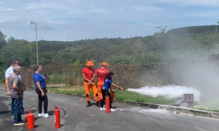 Servidores da Secretaria de Desenvolvimento Humano participam de treinamento na sede do Corpo de Bombeiros