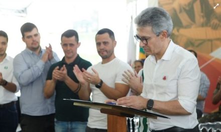 Governador assina ordem de serviço para retomada das obras do Hospital Público em Divinópolis