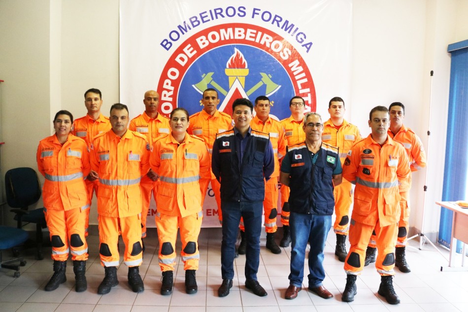 Bombeiros são homenageados pelo bom desempenho durante inundações em Formiga