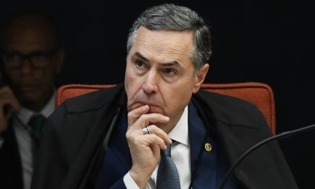Barroso, ministro do STF, está internado em UTI após cirurgia de emergência