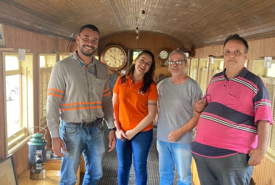 Representantes da VLI apresentam projeto para Formiga, na Secretaria Municipal de Cultura