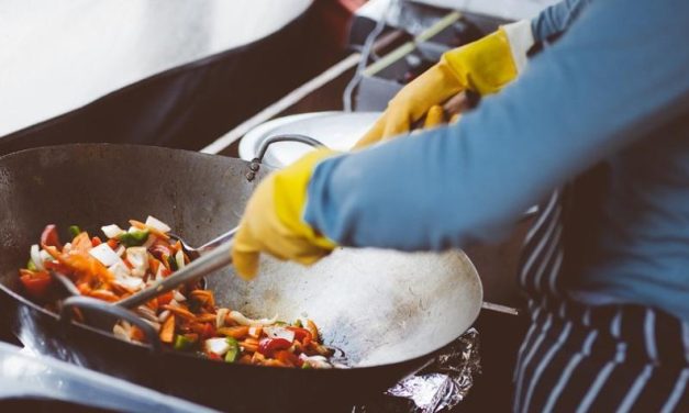 ‘Pena que você não nasceu branquinha’: dono de restaurante é condenado por ofensas racistas