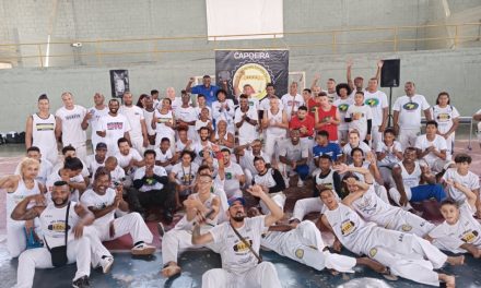 Em Formiga: capoeiristas de diversas cidades participam de batizado e de troca de corda