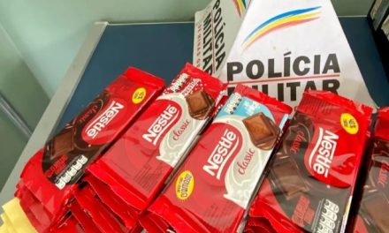 Homem é preso após furtar 49 barras de chocolate em supermercado no Sul de Minas