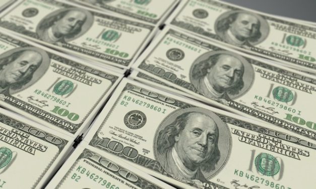 Dólar alcança máxima histórica e supera R$ 6; veja cotação