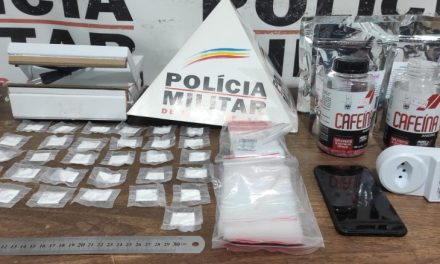 Polícia Militar apreende cocaína e desfaz laboratório caseiro de drogas em Arcos