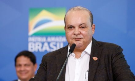 Moraes autoriza volta de Ibaneis Rocha ao governo do DF