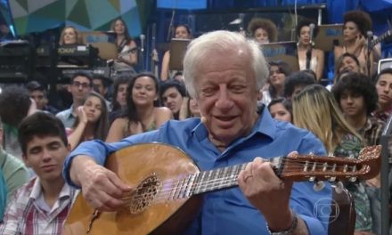 Juca Chaves, compositor e humorista, morre aos 84 anos