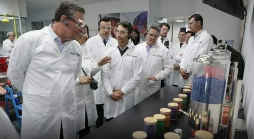 Equipe do Ministério da Agricultura visita centros de referência científica na China