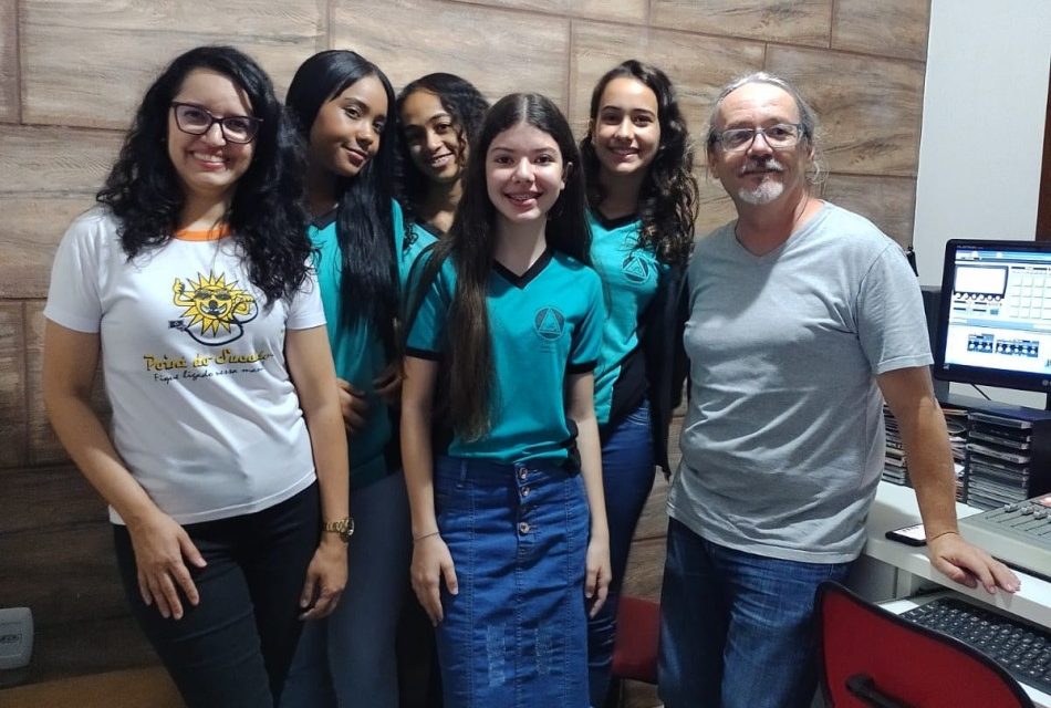 Alunos da Escola Florêncio Rodrigues Nunes participam de ação do projeto ‘Rádio Point do Sucesso’