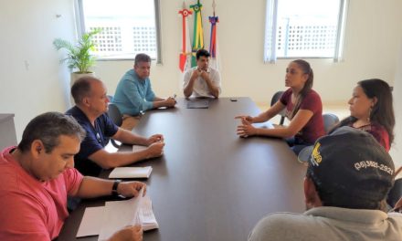 Vereador Flávio Martins participa de reunião com Prefeitura e pais de alunos de comunidades rurais