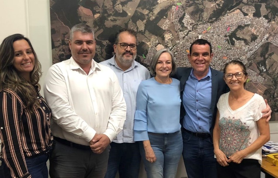 Representantes da Santa Casa e de Arcos participam de reunião para discutirem parceria