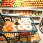 Supermercado deve indenizar funcionária por restringir uso do banheiro, em Minas